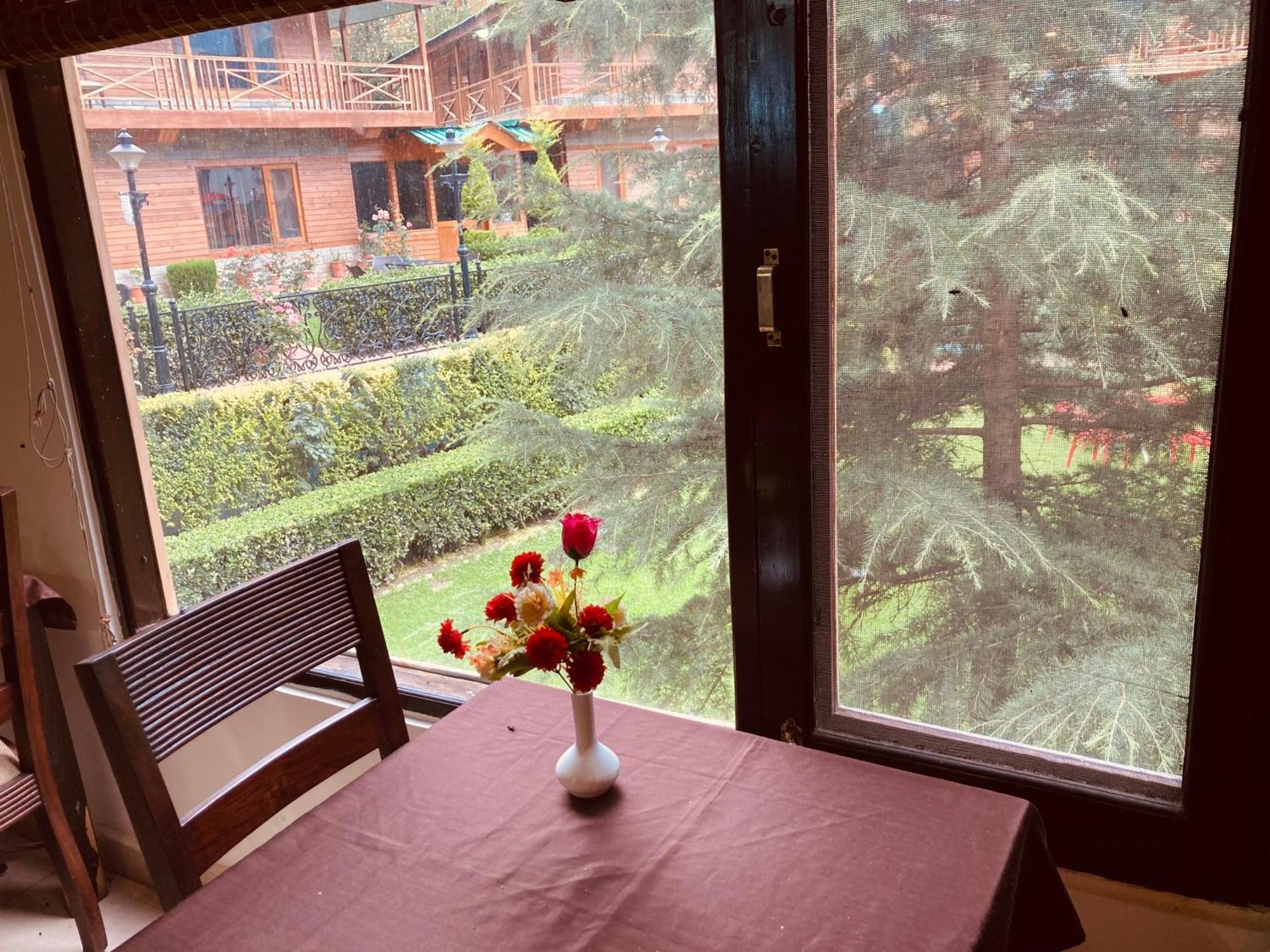 Hotel The North Wind In City Center, Manali Exterior foto